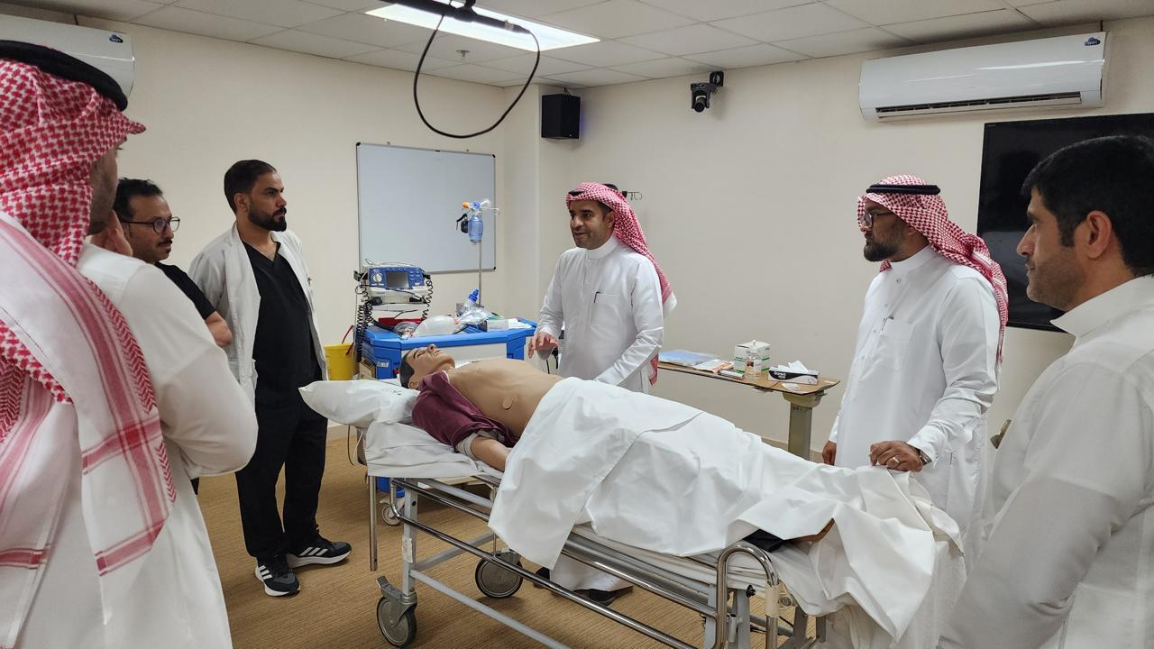 مستشفى الرس العام يقيم دورة تدريبية في المحاكاة الصحية السريرية