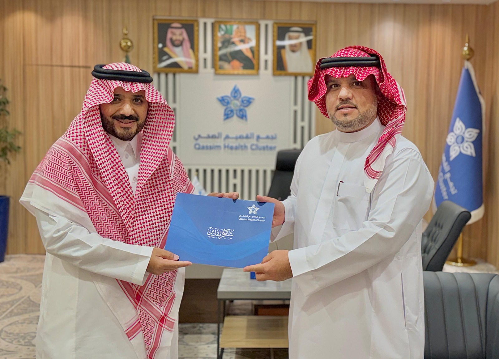 الرئيس التنفيذي لتجمع القصيم الصحي يكرم الدكتور فهد خليفة الخليفة