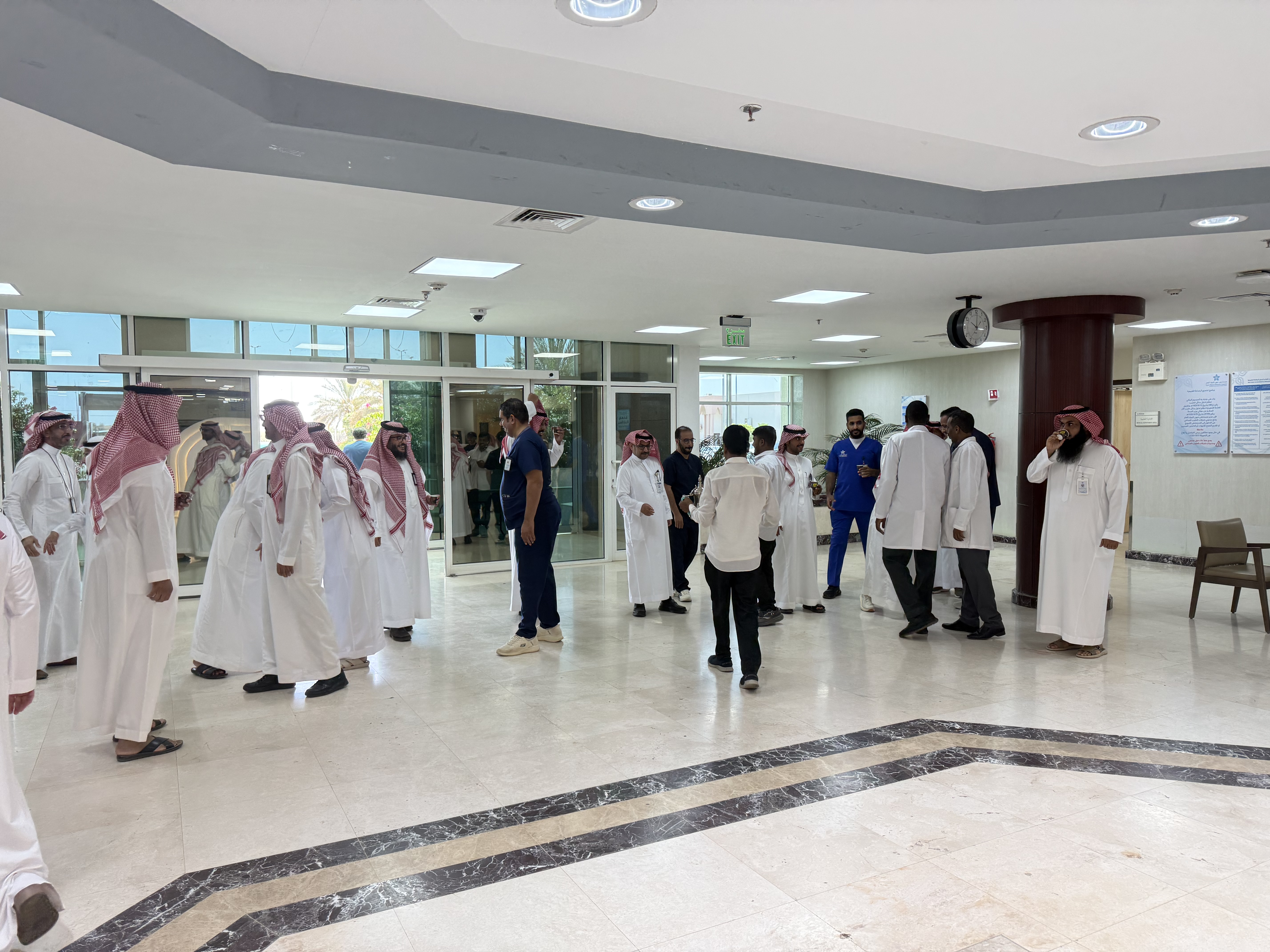منسويي مستشفى عيون الجواء يحتفلون بعيد الأضحى المبارك 1447 هـ