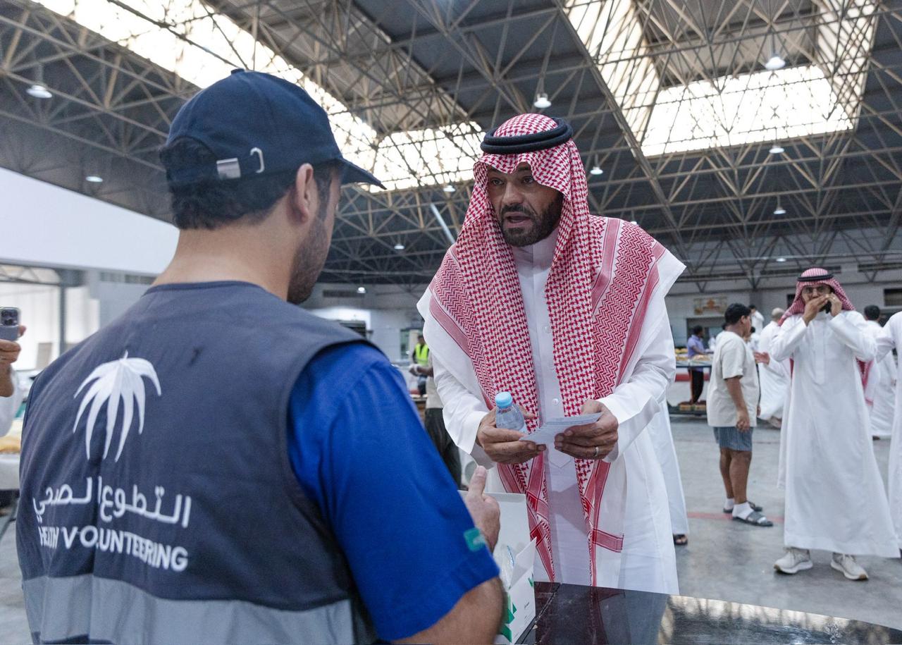 مستشفى المذنب العام يشارك في مهرجان سكرية الحمراء بالمذنب
