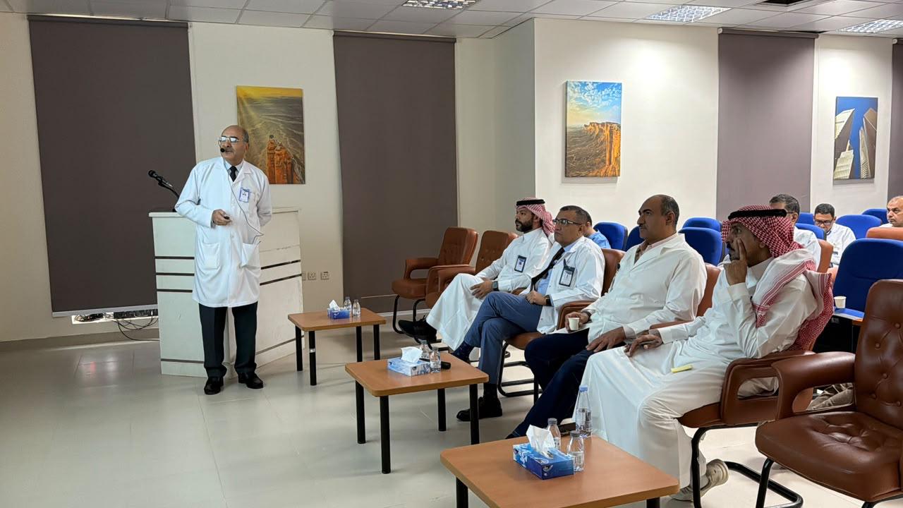 مستشفى المذنب العام يعزز ممارسات الجراحة الآمنة بمحاضرة توعوية