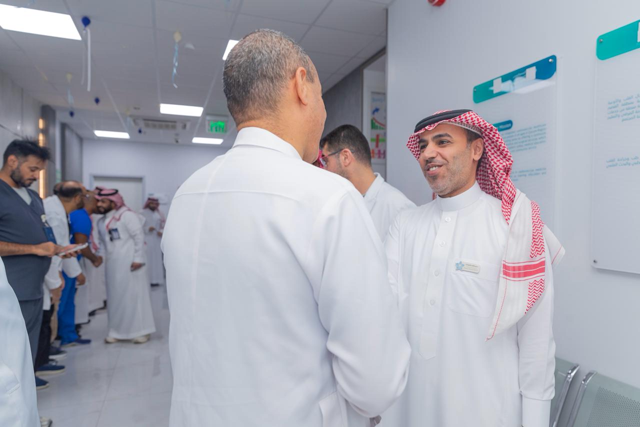 مركز القلب بالقصيم يعايد منسوبيه بعيد الأضحى المبارك